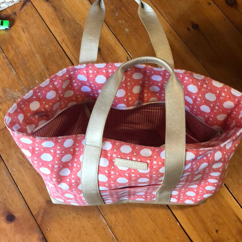 Vineyard vines bag w /zipper
